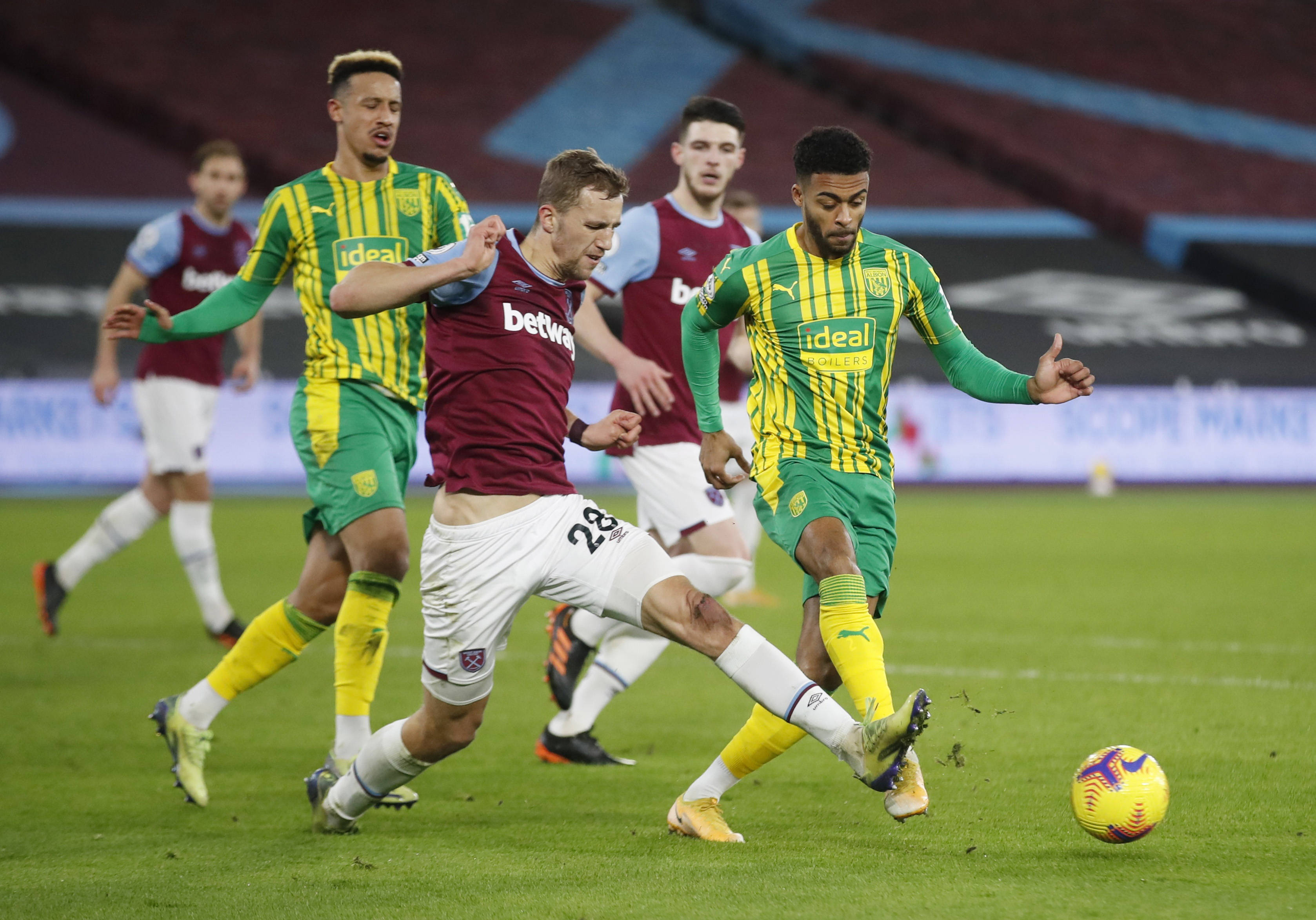 也可能对比 也可能对比